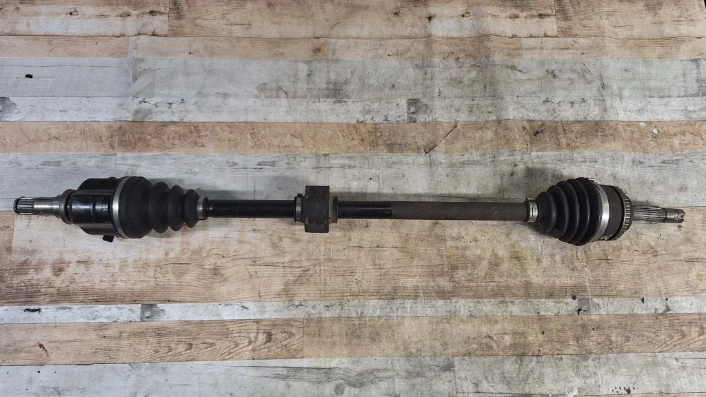 Front driveshaft – Toyota Matrix (E130) (2001-2008)