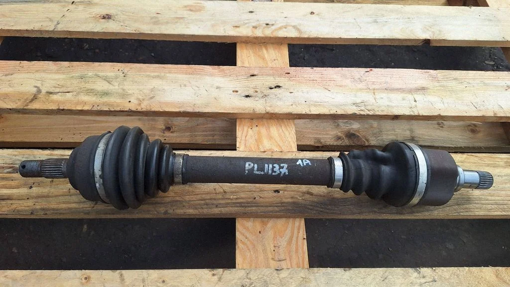Front driveshaft – front left