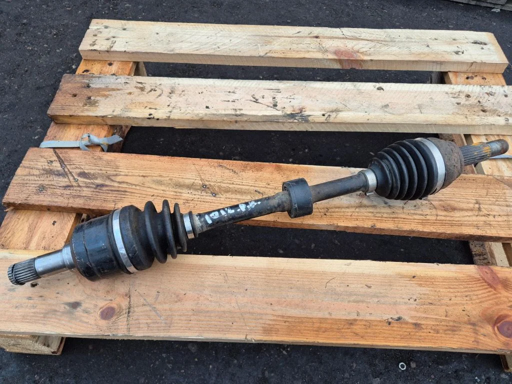 Front driveshaft – front left