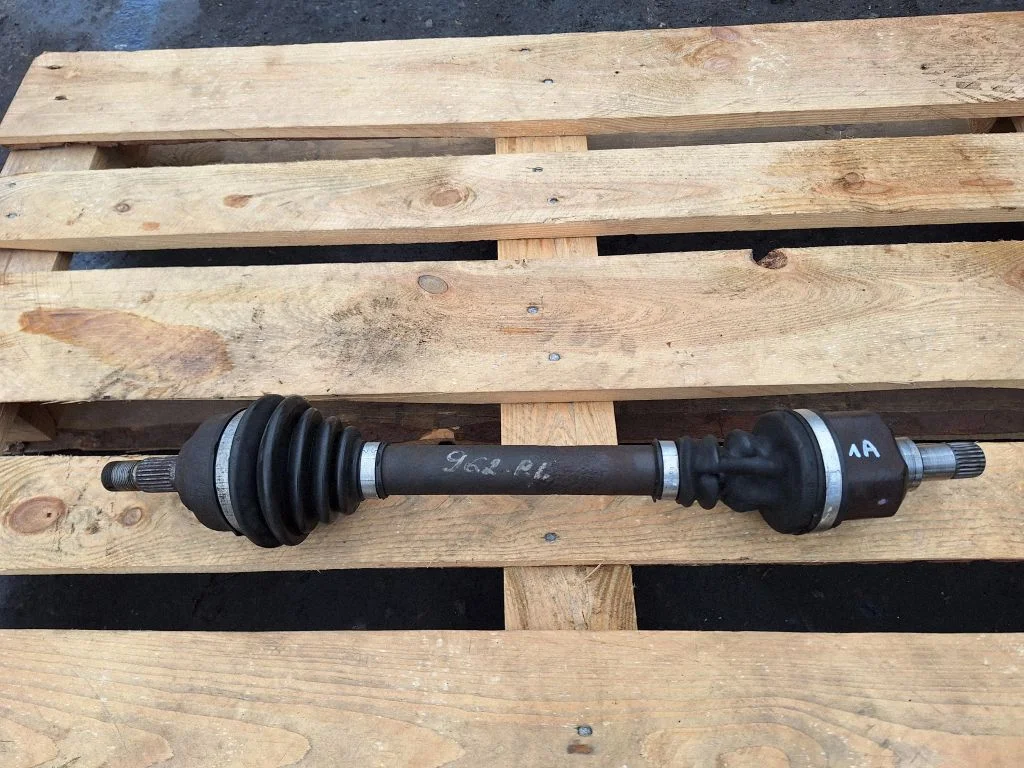 Front driveshaft – front left