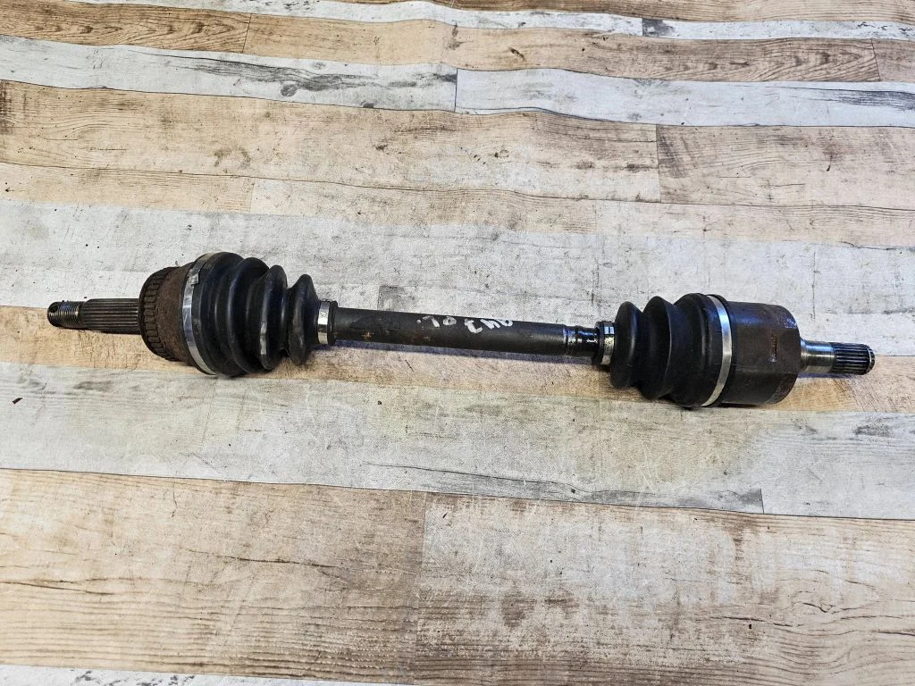 Front driveshaft – front left