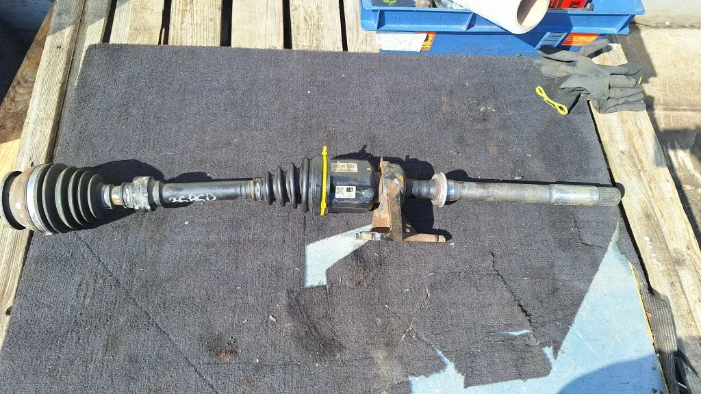 Front driveshaft – Toyota RAV 4 (XA30) (2006-2016)