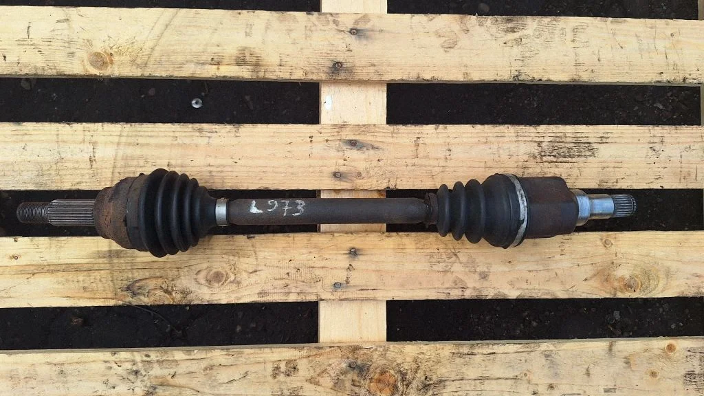 Front driveshaft – front left