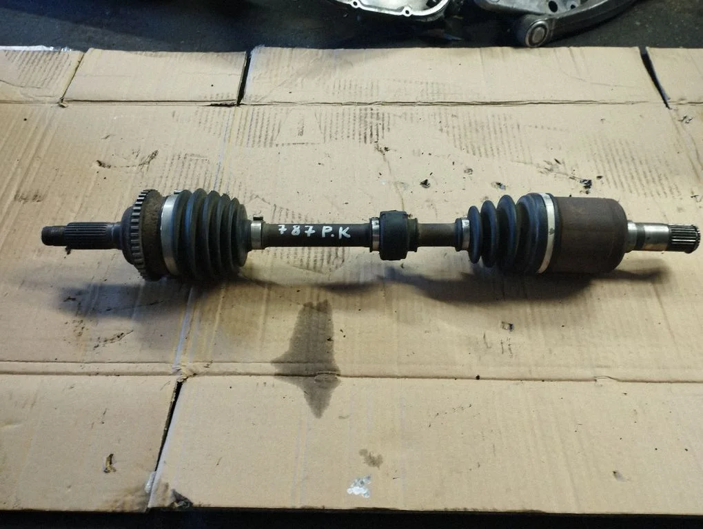 Front driveshaft – front left