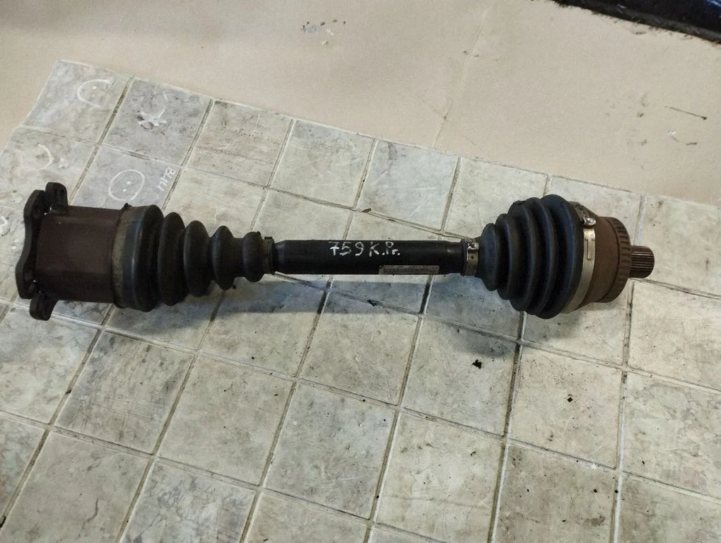Front driveshaft – front left
