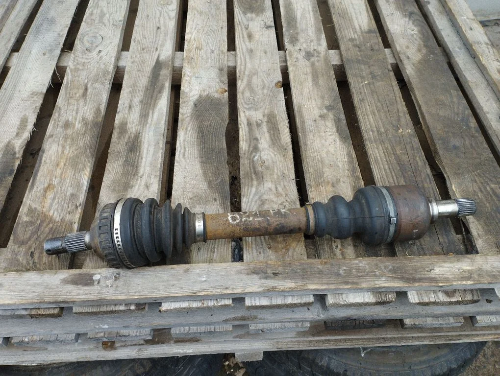 Front driveshaft – front left