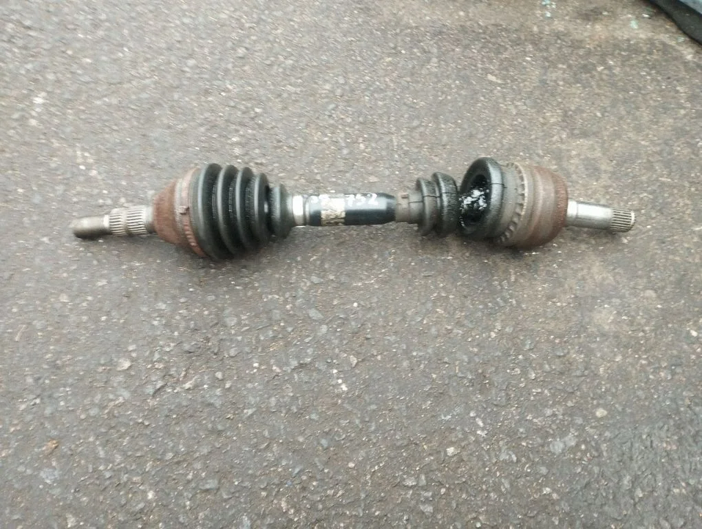 Eesmine pooltelg – Opel Vectra B (1996-2002)