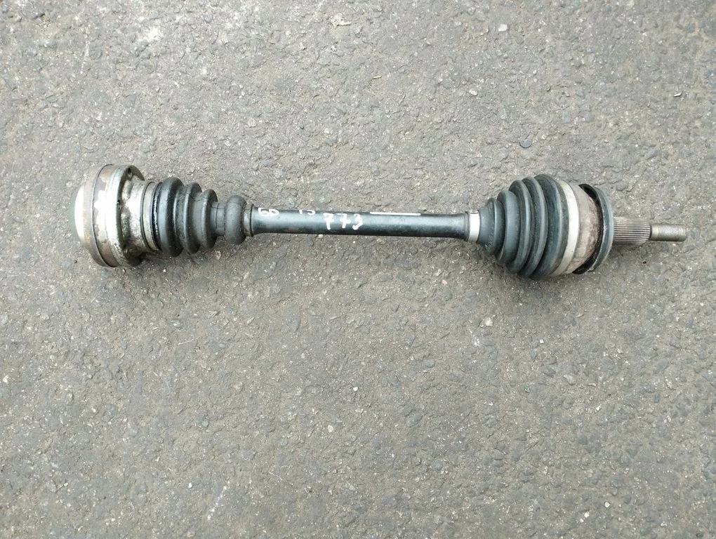 Front driveshaft – Volkswagen Transporter - Caravelle T5 (2003-2015)