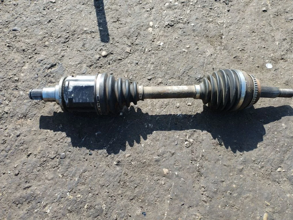 Front driveshaft – Toyota RAV 4 (XA20) (2000-2005)