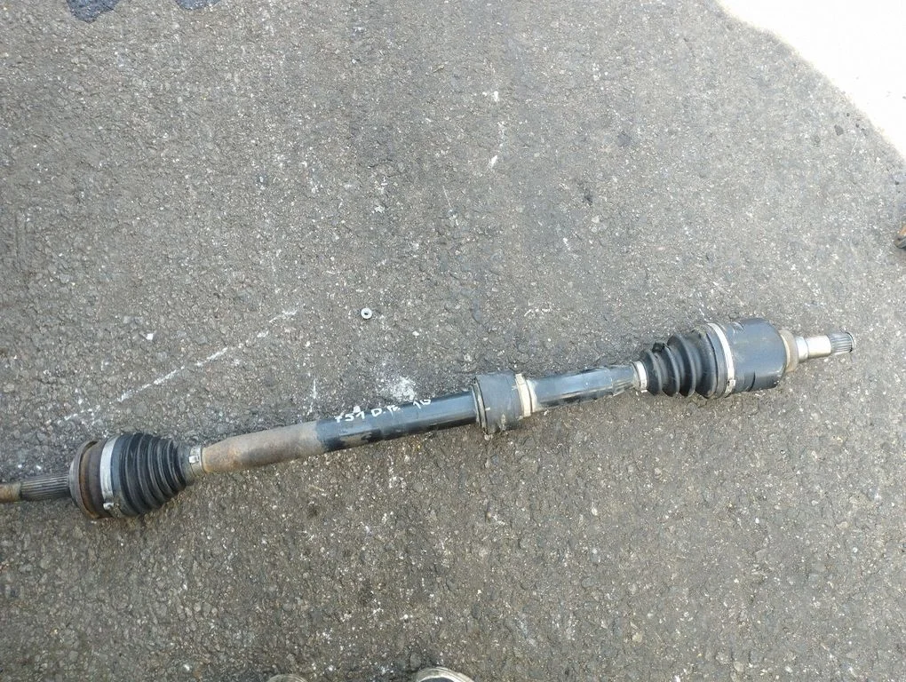Front driveshaft – Toyota Auris 150 (2006-2012)
