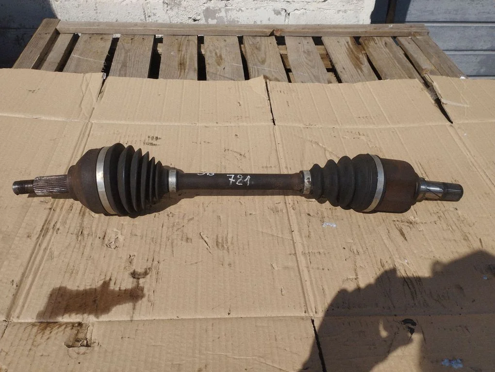 Front driveshaft – front left
