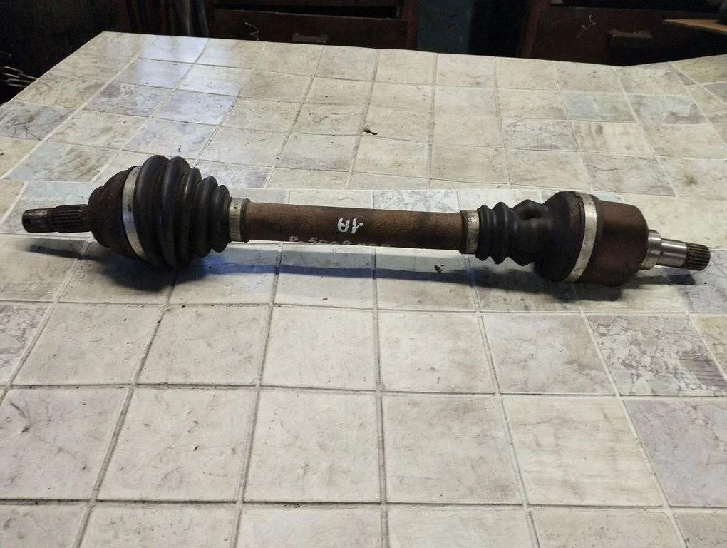 Front driveshaft – front left