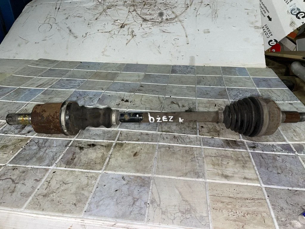 Front driveshaft – front left