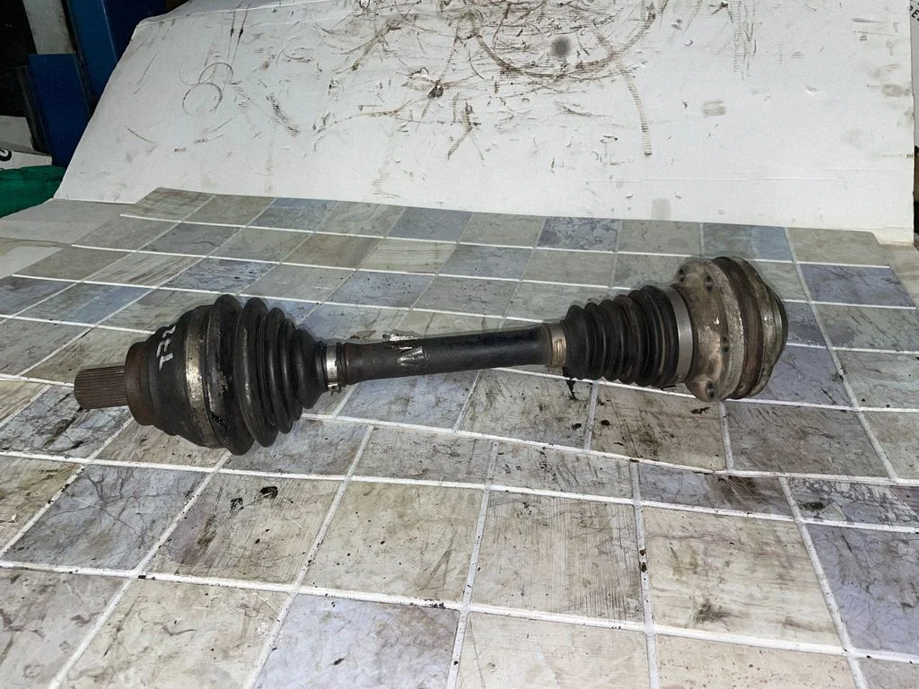 Front driveshaft – front left
