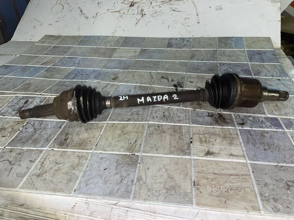 Front driveshaft – front left