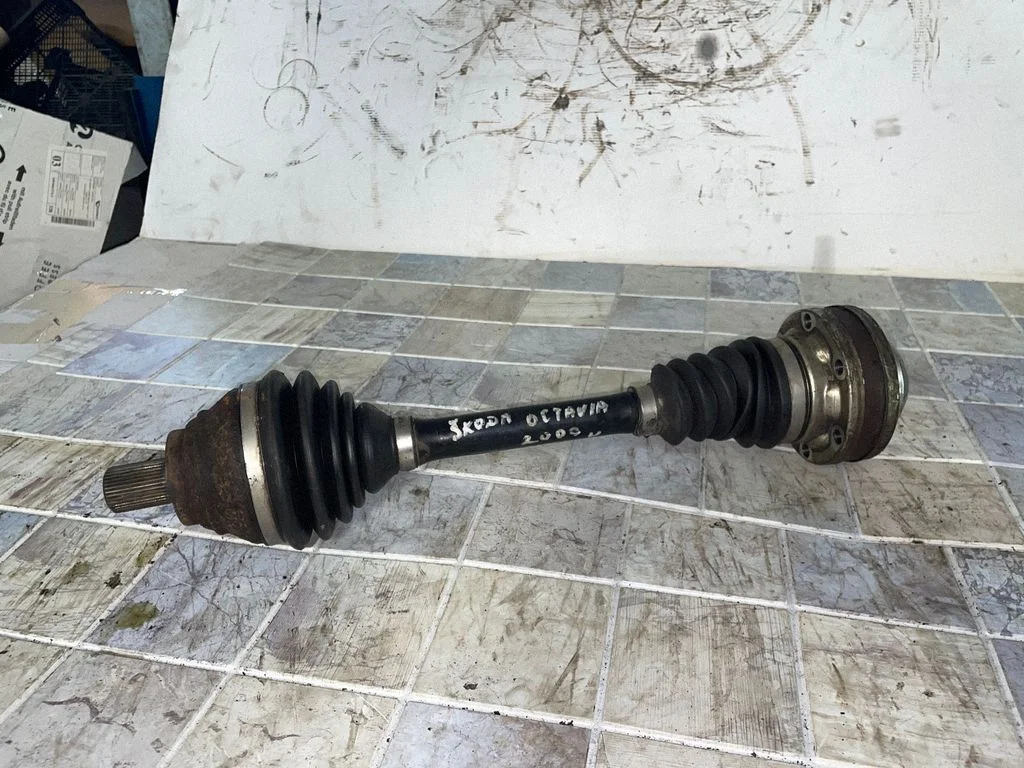 Front driveshaft – front left