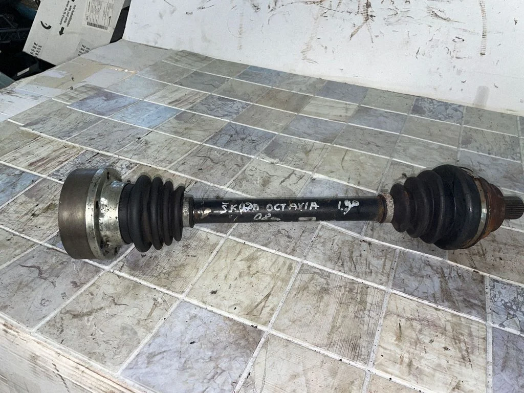 Front driveshaft – front left