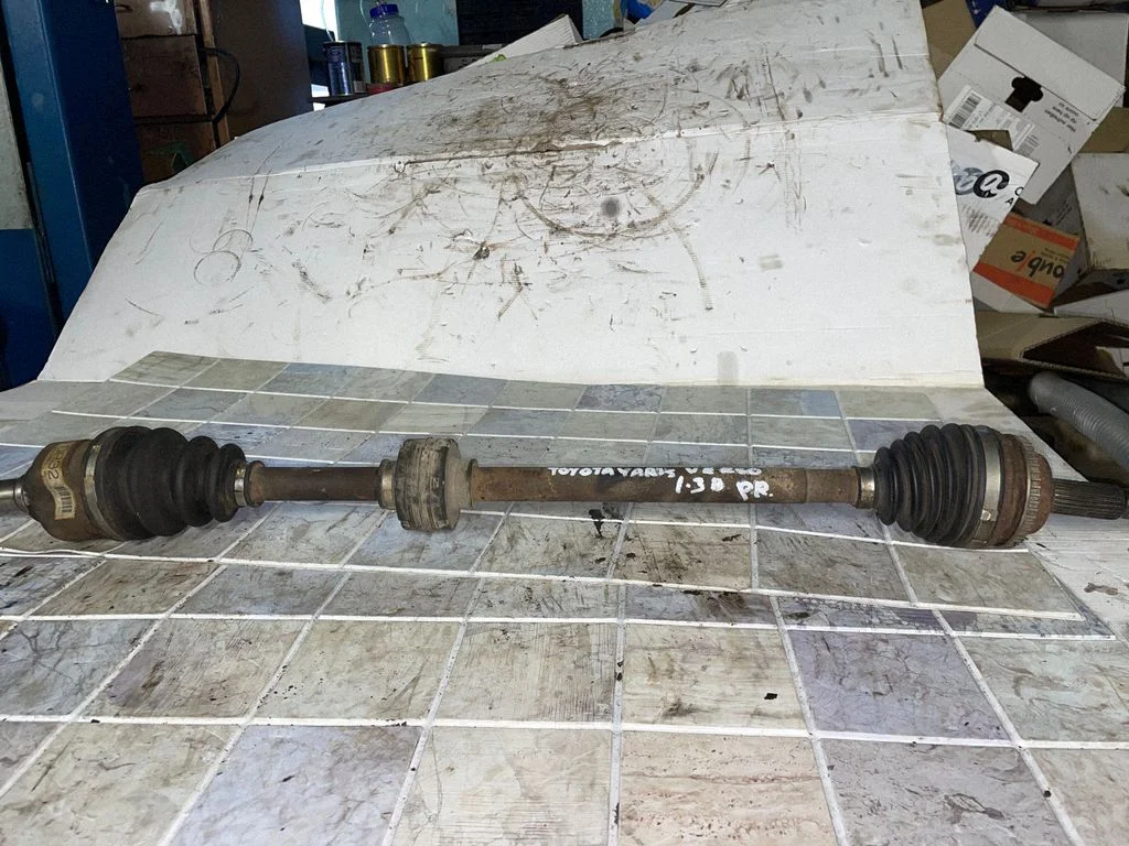Front driveshaft – Toyota Yaris Verso (1999-2005)