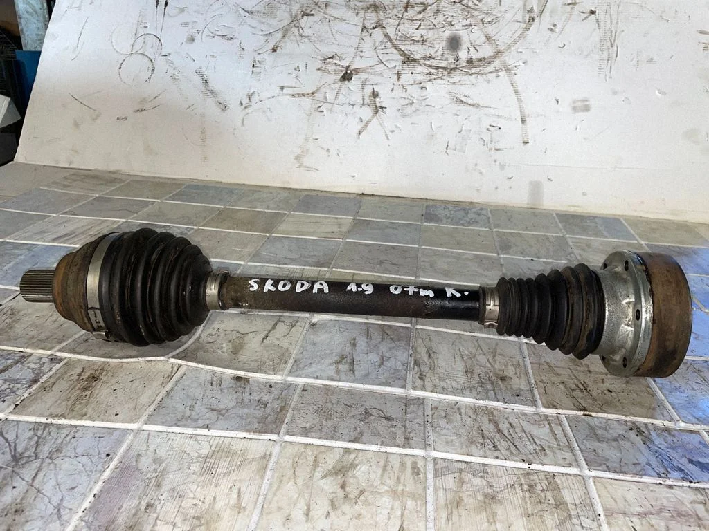 Front driveshaft – front left