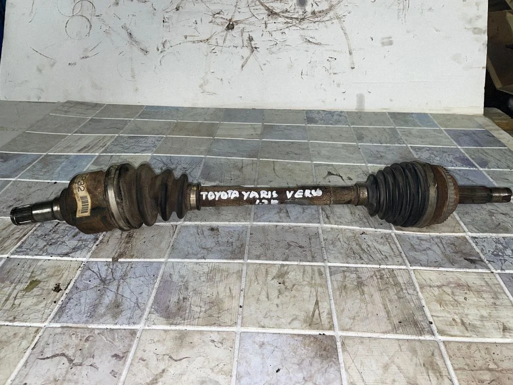 Front driveshaft – Toyota Yaris Verso (1999-2005)