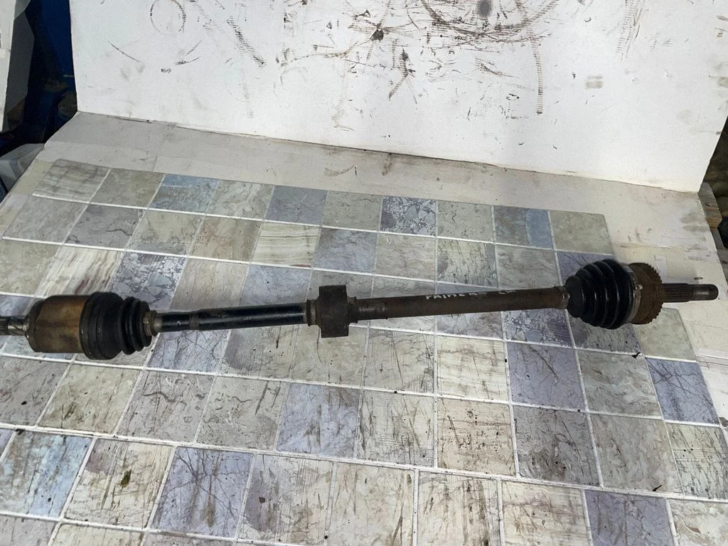 Front driveshaft – front right