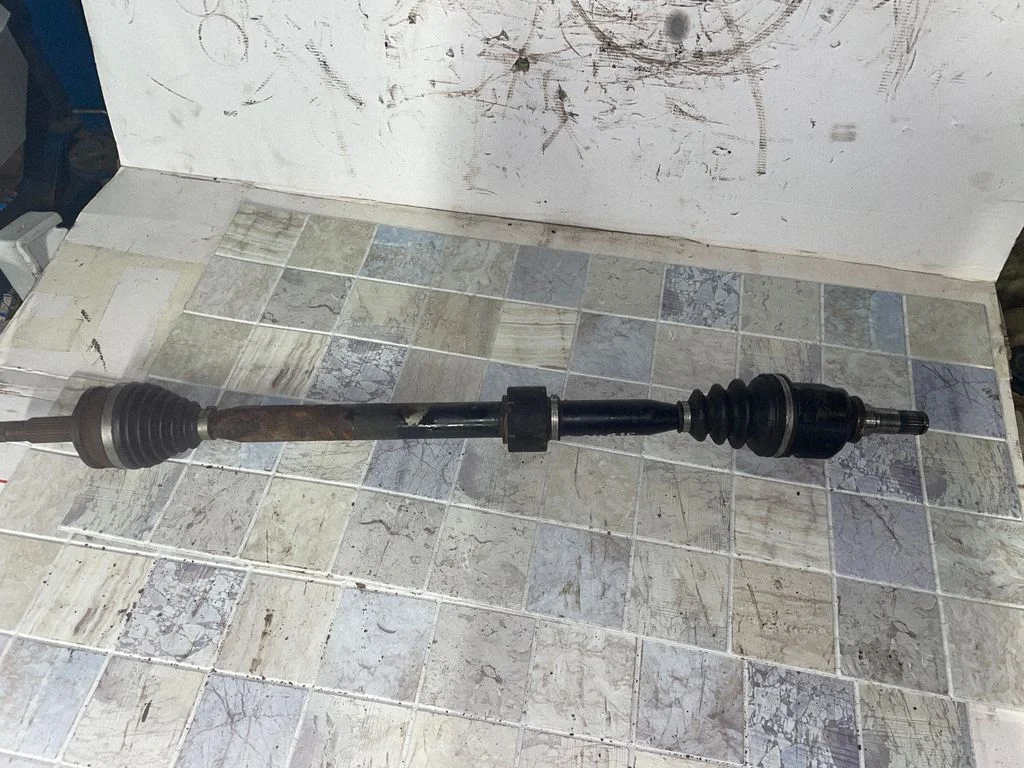 Front driveshaft – Toyota Auris 150 (2006-2012)