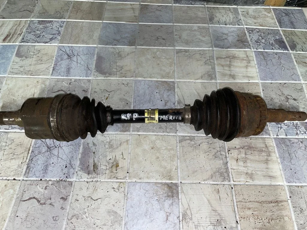 Front driveshaft – left
