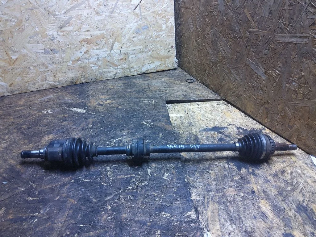 Front driveshaft – Toyota Yaris Verso (1999-2005)