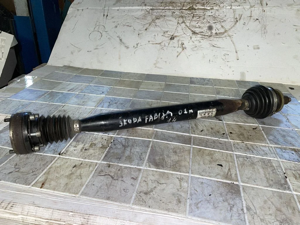 Front driveshaft 6Q0407272