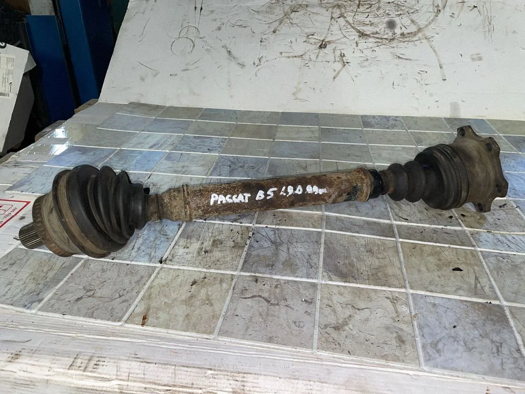 Front driveshaft – front left