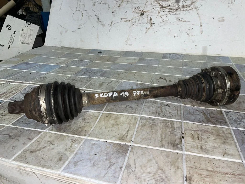 Front driveshaft – front left