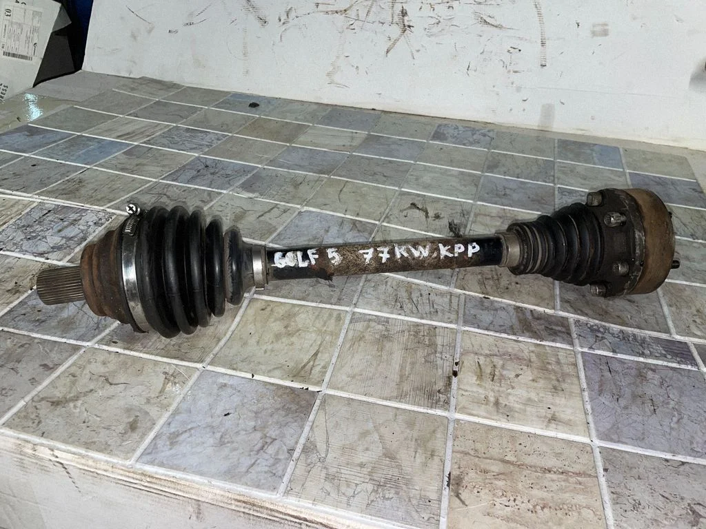 Front driveshaft – front left