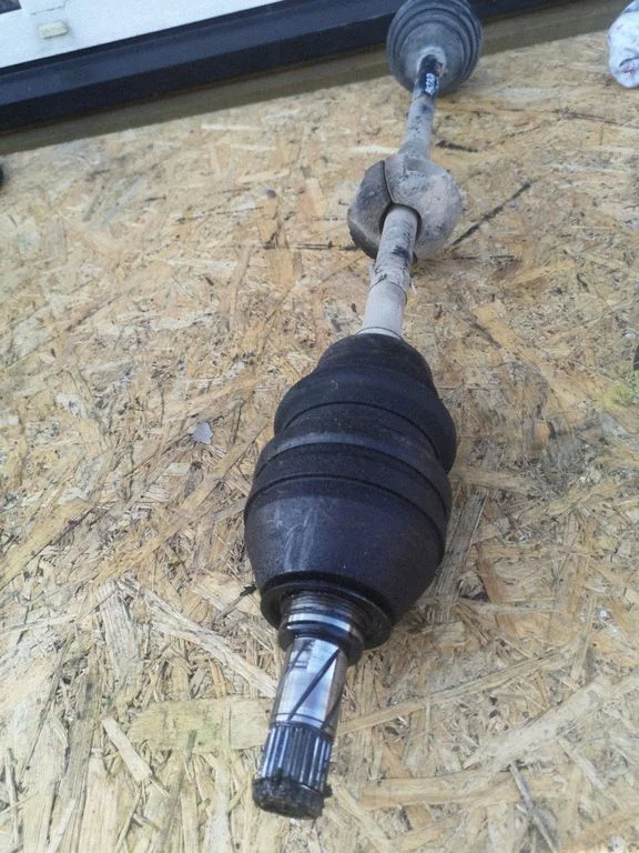 Front driveshaft – right