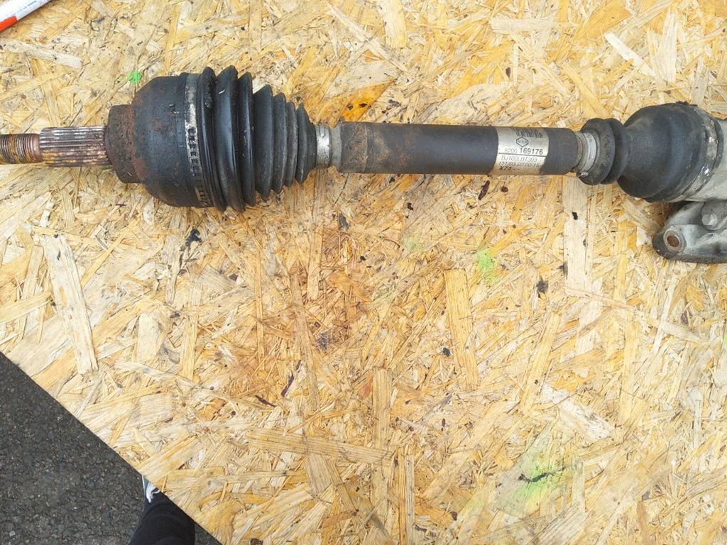Front driveshaft – Renault Laguna II (2001-2007)