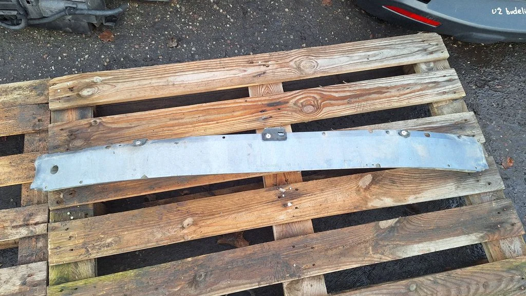 Front bumper cross member – Opel Zafira B (2005-2014)
