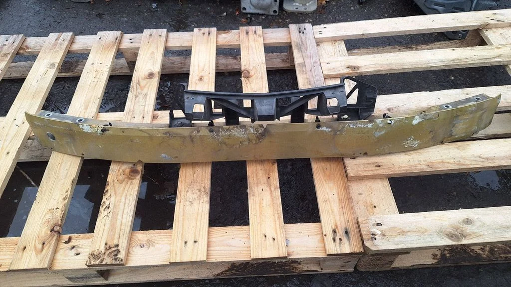 Front bumper cross member – Opel Zafira B (2005-2014)