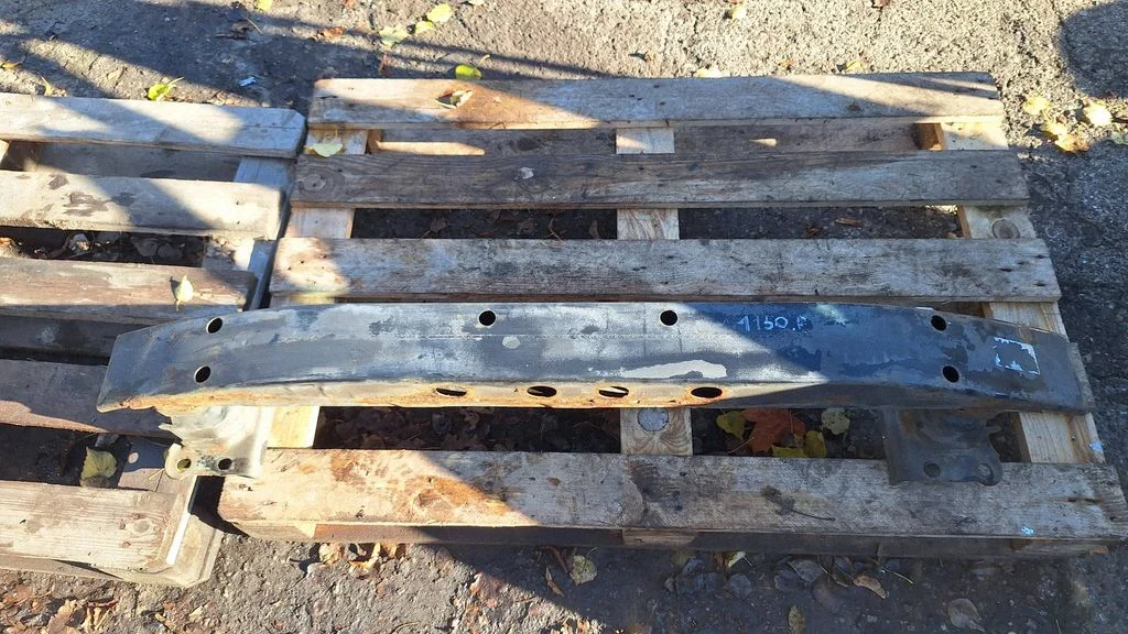 Front bumper cross member – Toyota Avensis T250 (2003-2006)