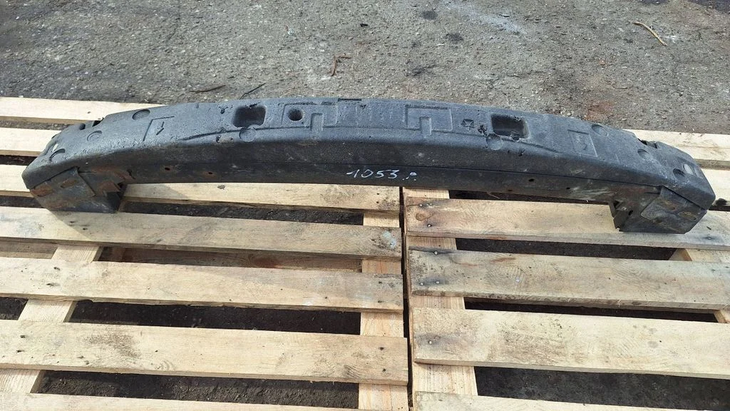 Front bumper cross member – Chrysler Voyager (2004-2007)