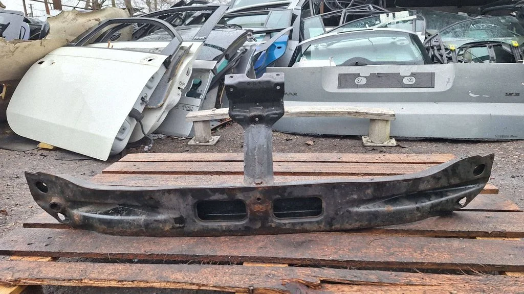 Front bumper cross member – Mitsubishi Colt CZ3 (2006-2009)