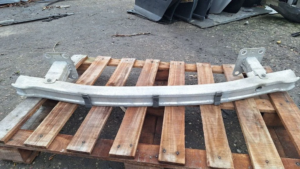 Belka zderzaka przedniego 8200380507