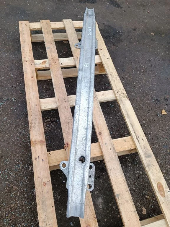Belka zderzaka przedniego 8200011108