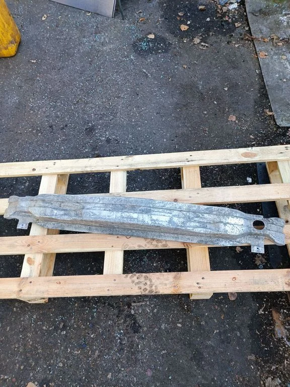 Front bumper cross member 4F0807111