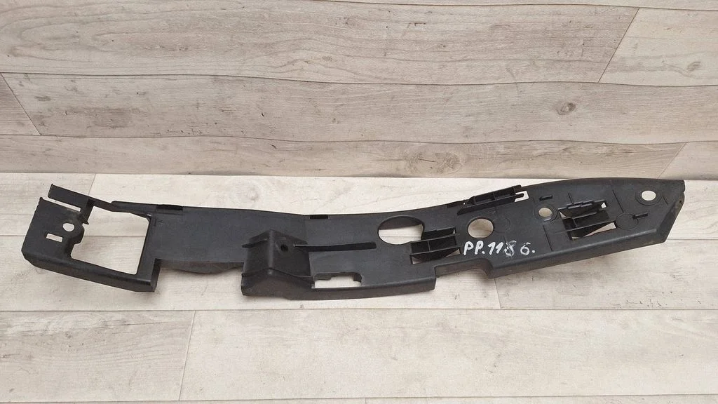 Wspornik zderzaka przedniego 7L6807184C