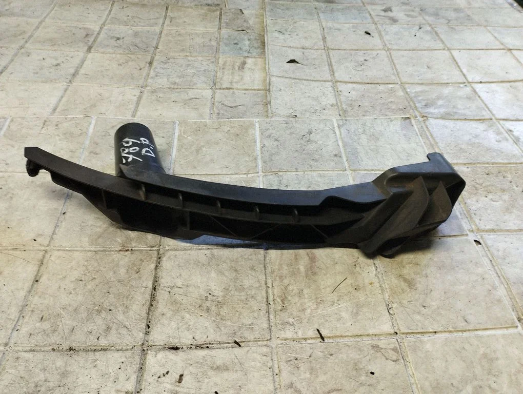 Front bumper mounting bracket – Volkswagen Golf Plus (2005-2013)