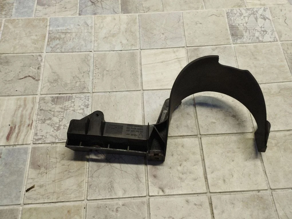 Esistange kinnitusklamber 427825218