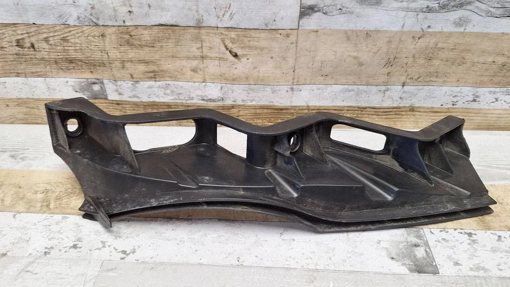 Front bumper mounting bracket 3C0807889