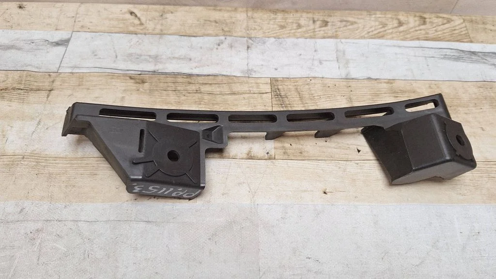 Esistange kinnitusklamber – Volkswagen Touran I (2003-2010)
