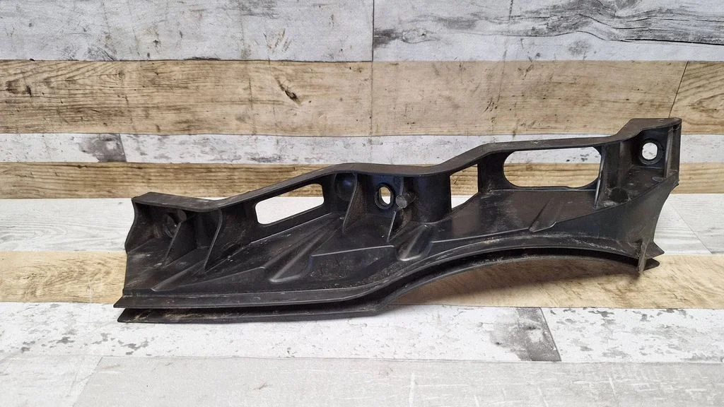 Front bumper mounting bracket 3C0807890