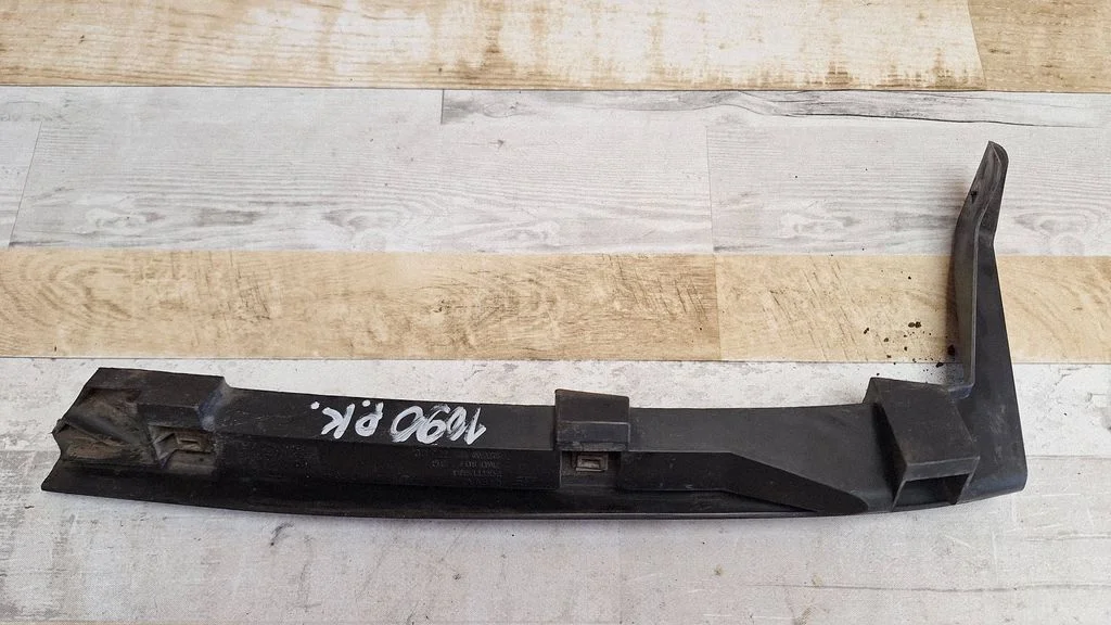 Front bumper mounting bracket – Seat Alhambra (Mk1) (1996-2010)