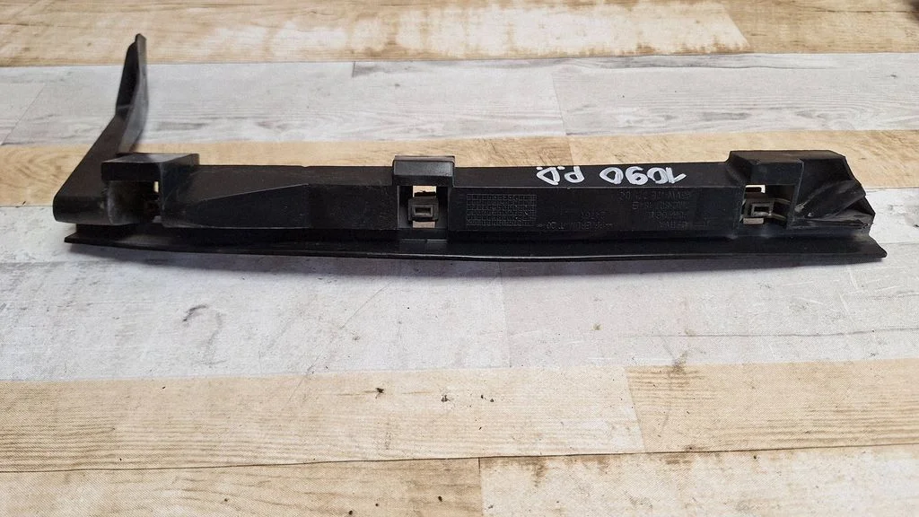 Front bumper mounting bracket – Seat Alhambra (Mk1) (1996-2010)